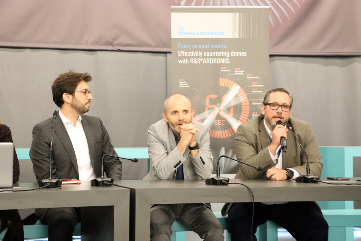 Compartiendo mesa redonda en las Conferencias SAM 19 con Hugo Calderon Luchini (ALTRAN), José Delgado Larena-Avellaneda (EJASO) y Renata Kubus