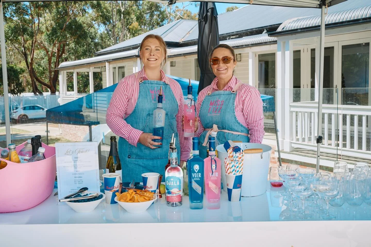 We love a good Christmas Party ✨ 
Pouring @voir.aus Spritz&rsquo;s for @mcoevents 🤍 🍹 @scorpioestate.vic 

📸 @virulwee