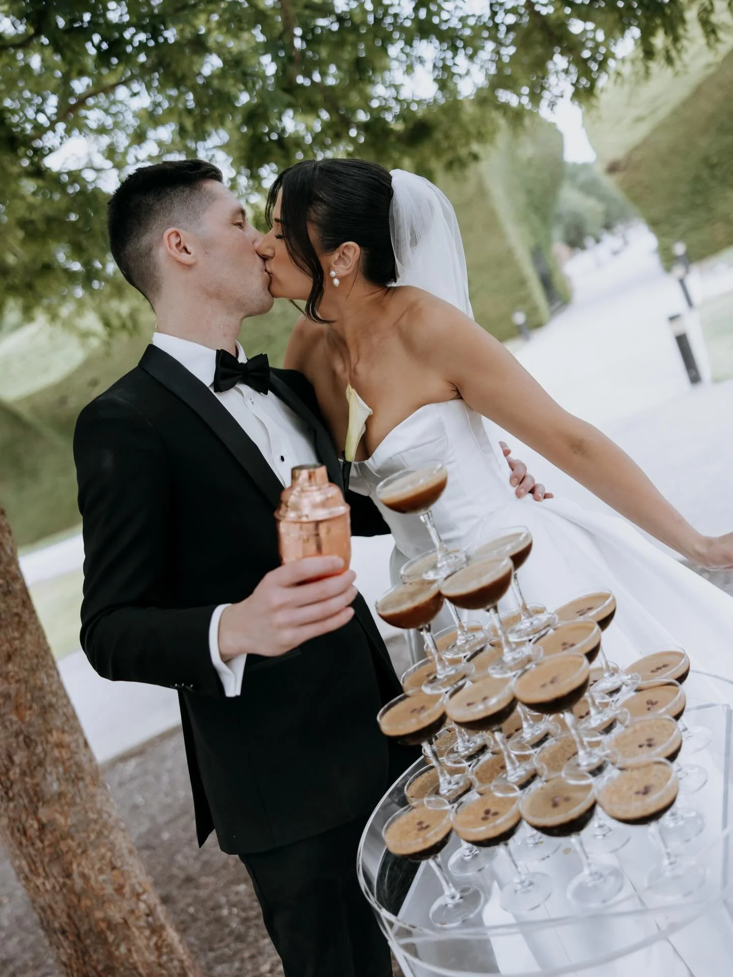 We love an Espresso Tower to kick the party off and this one certainly did 🎉 💃🏽 
👰🏻&zwj;♀️ @stephdewar_ 
📸 @chamorecreations