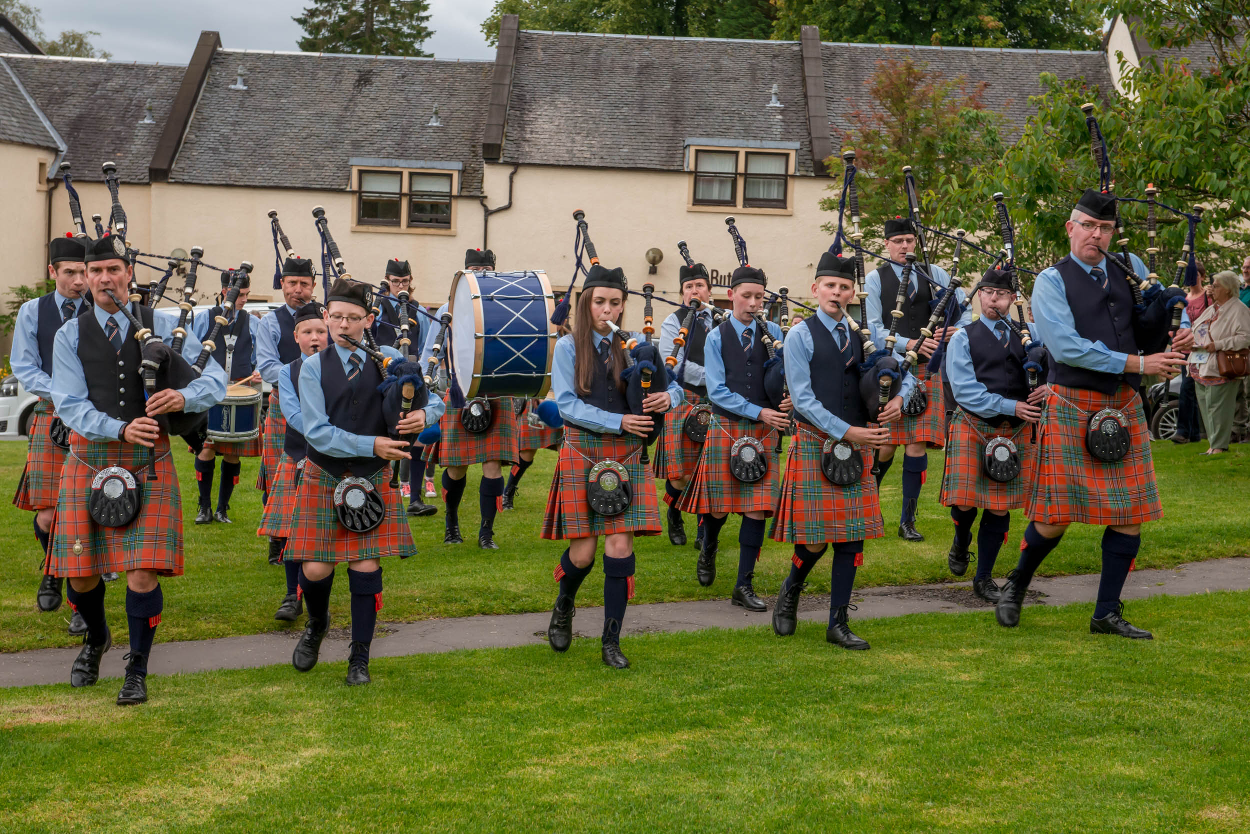 Piping in the Square, Drymen