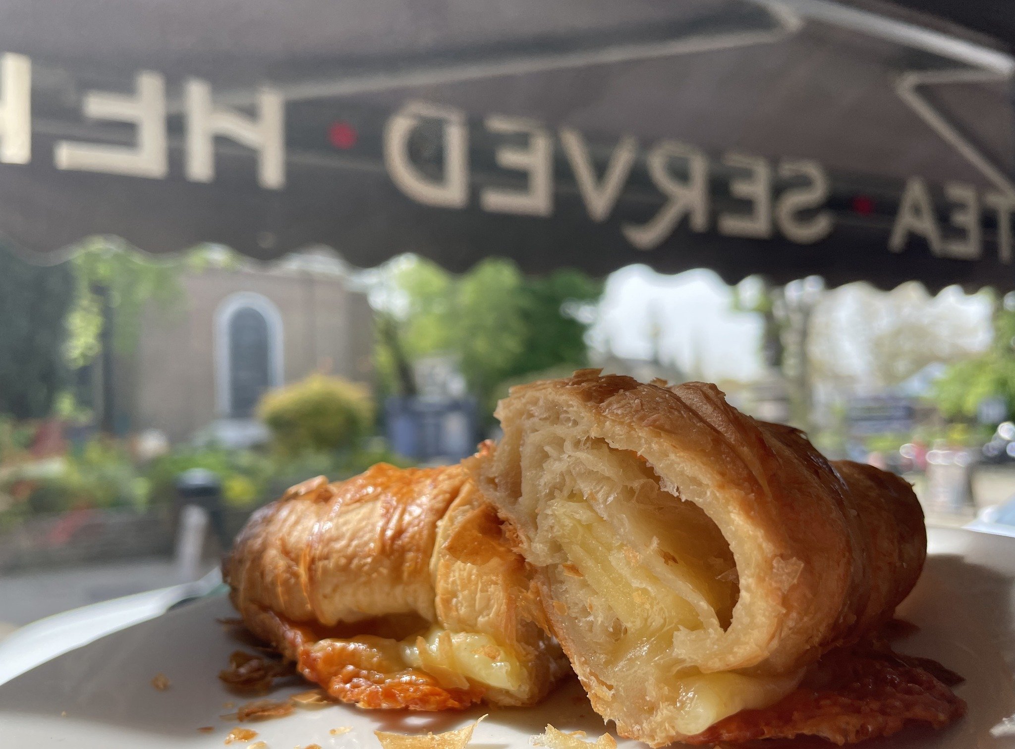 Yes! That is a cheese croissant. Available this Saturday. What are you waiting for?

#cheesecroissant #yummyfood #hopeandlane #dealkent❤ #dealinkent