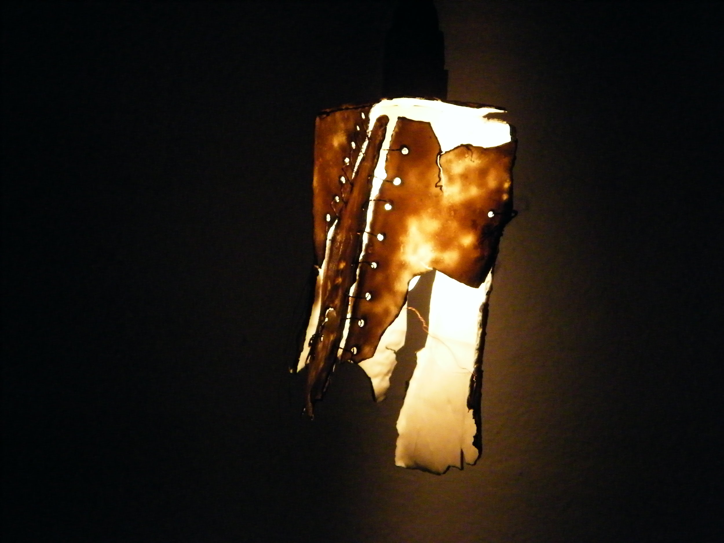 Stitches in Light, porcelain, lighting system, copper, 2008 (2).JPG