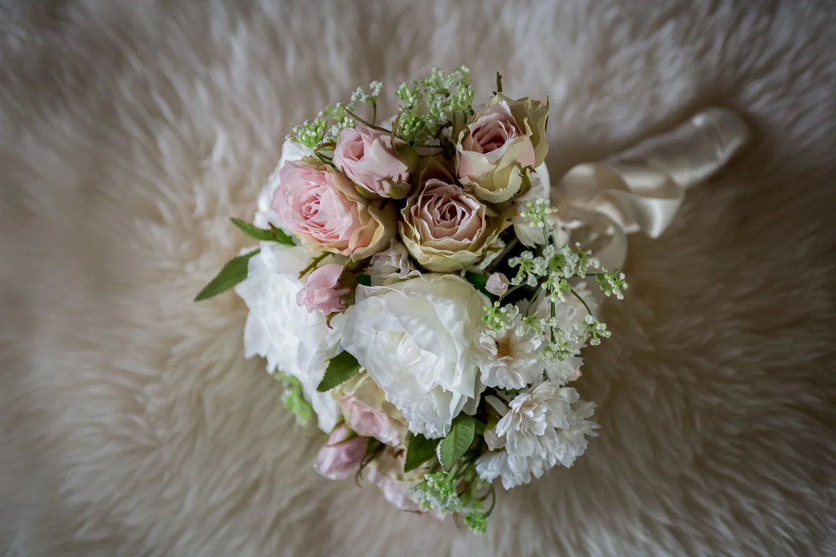 Trouwboeket: over de schouder weggooien of bijhouden?