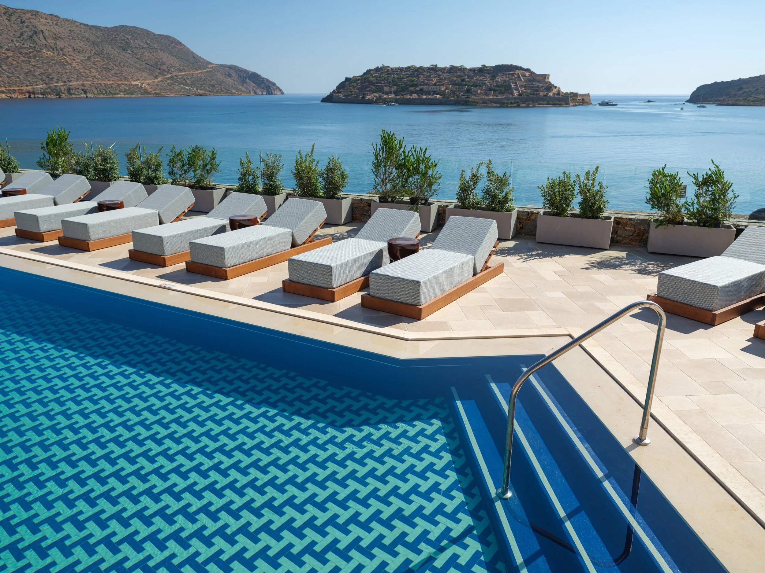 domes_pool_076.jpg