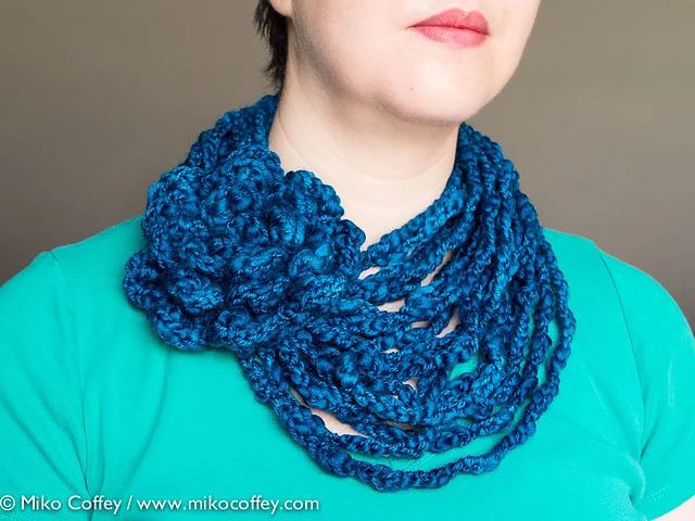 Peacock Neckwarmer (free pattern mod)