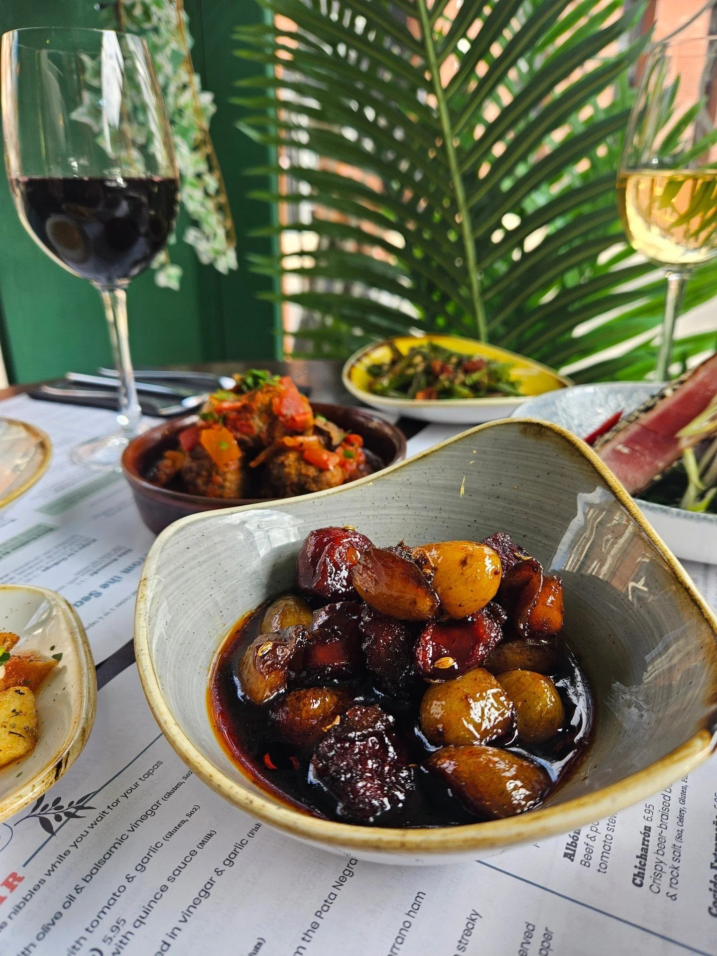 Tuesday Tapas 😍

Paired with sunshine &amp; sherry? Perfect 👌

What's on your Tuesday Tapas order?

#york #tapas #wheretoeat #tapastuesday