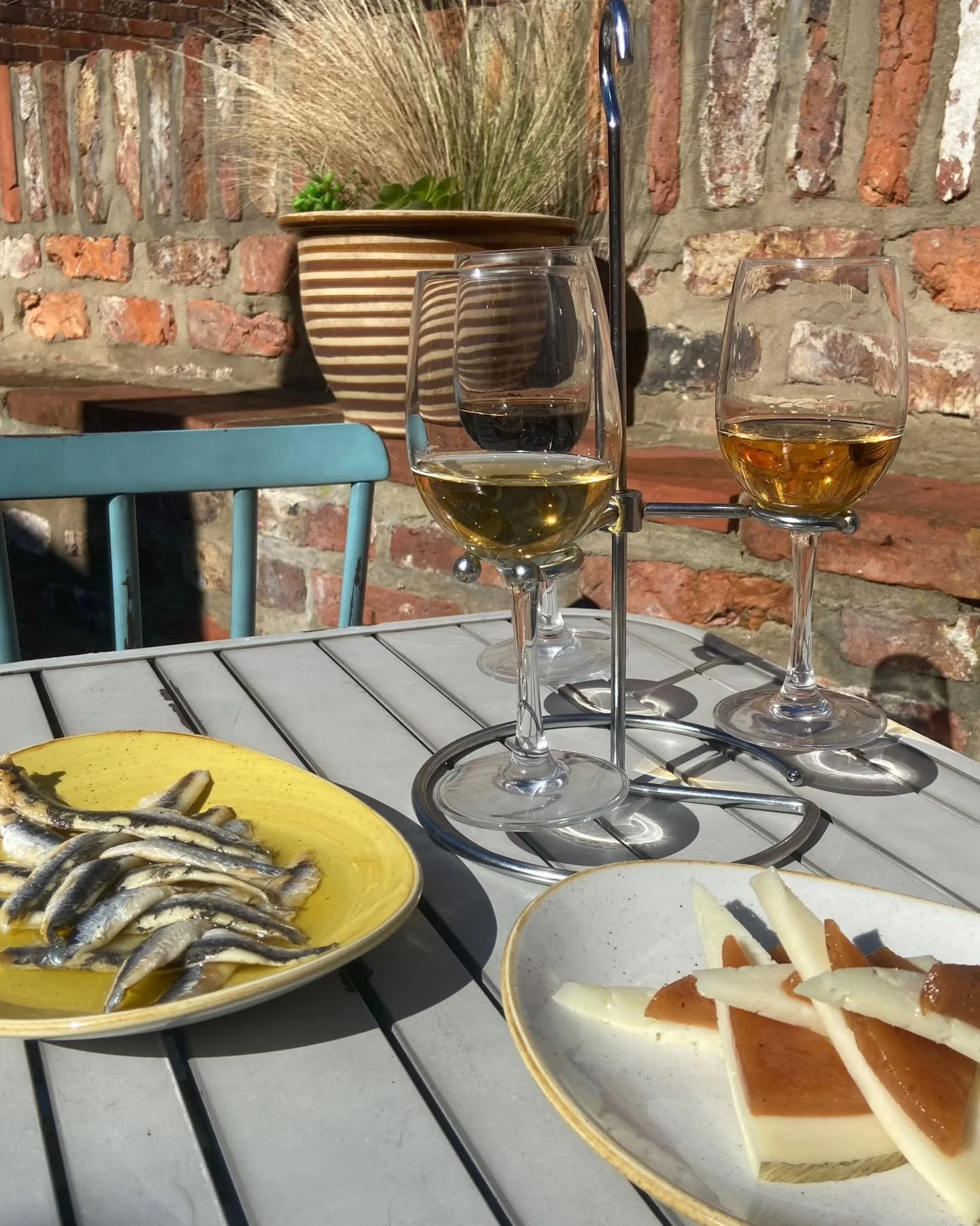 Sun is shining 🌞 

While our courtyard might not be open just yet, we're working hard to get it ready for opening soon... Who's looking forward to summer days? 

#beergardenyork #york #wheretoeat