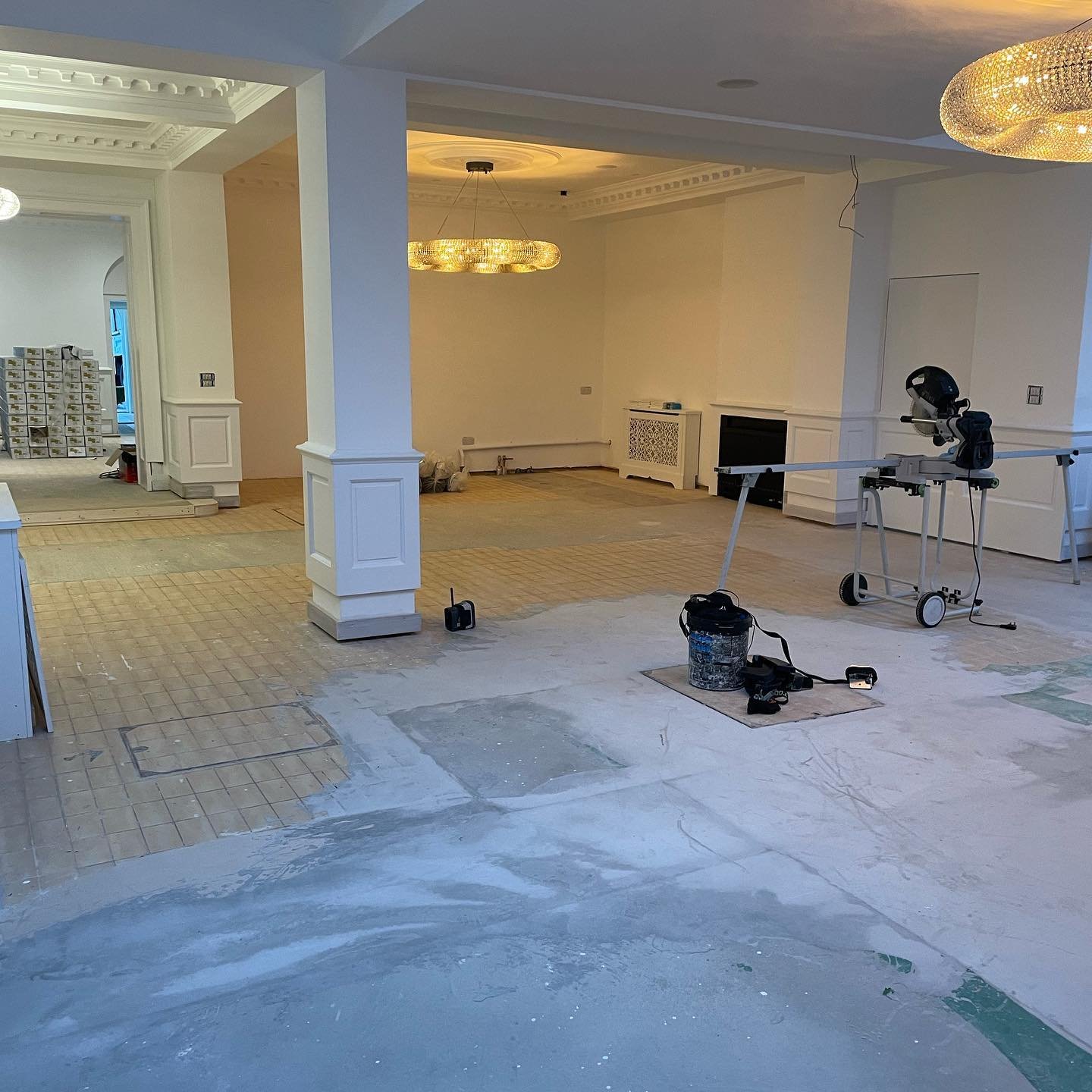 Just a tiny room to do this week #boundaryflooringltd #spacersmaidenhead #blackfloor #woodfloors #flooringinspiration