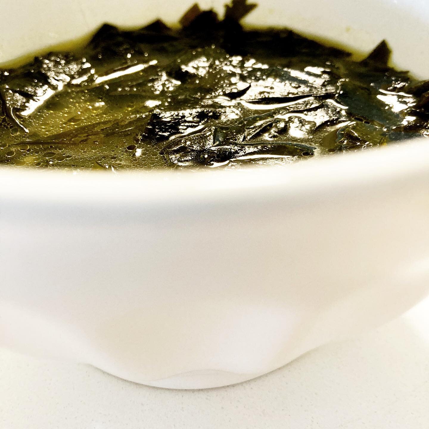 M I Y E O K  G U K

Seaweed soup is THE Korean postpartum food. 
Rich in calcium, iron and iodine all Koreans are fed this soup by their Eommas (moms) directly after giving birth (traditionally it will be the first meal) and the weeks following to he