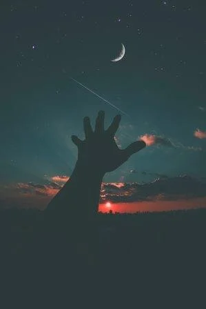 astronomy-clouds-hands-447329.jpg