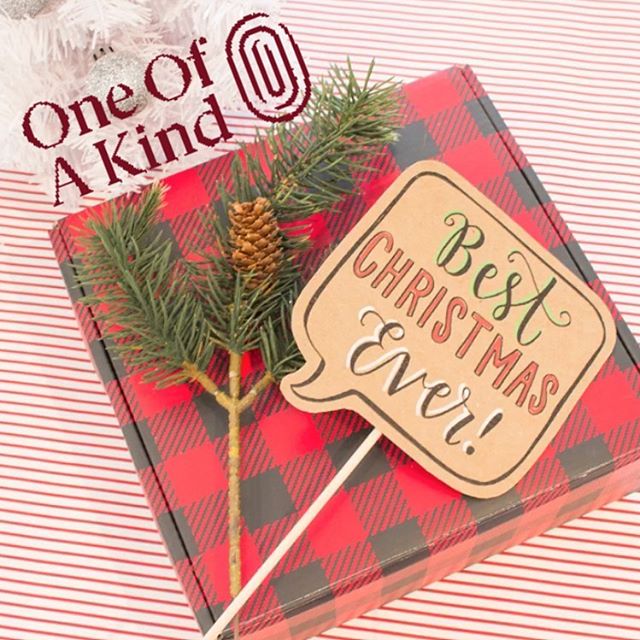 .
Posecards will be at the One of a Kind Show from Nov 21-Dec1! Find over 200 designs of our designer photo prop greetings there! Look for our booth H08 with our owner/designer @lovelettering_doriswai .
I&rsquo;ve partnered up with one of my amazing 