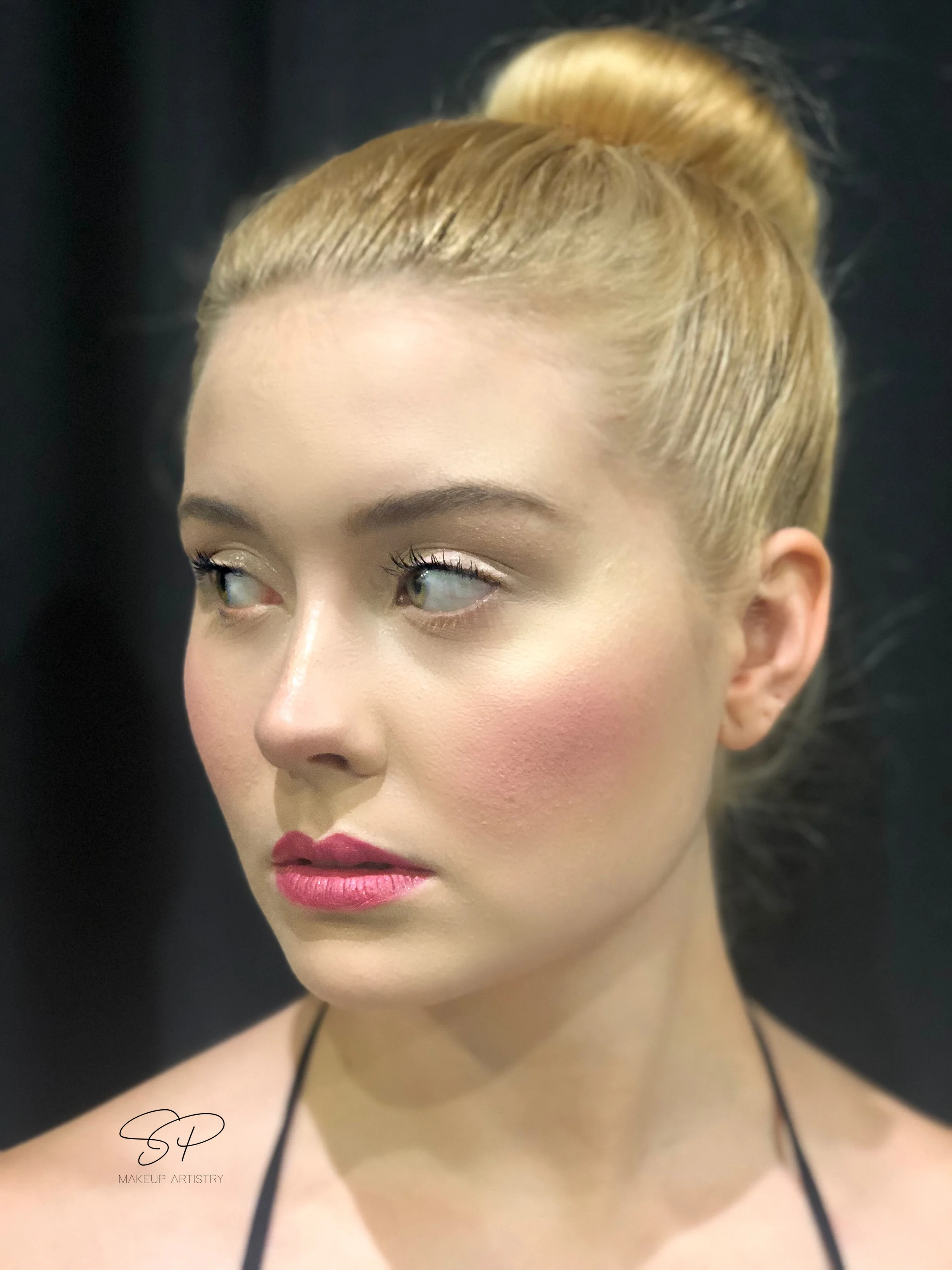 Facetune_18-10-2018-14-22-34.jpg