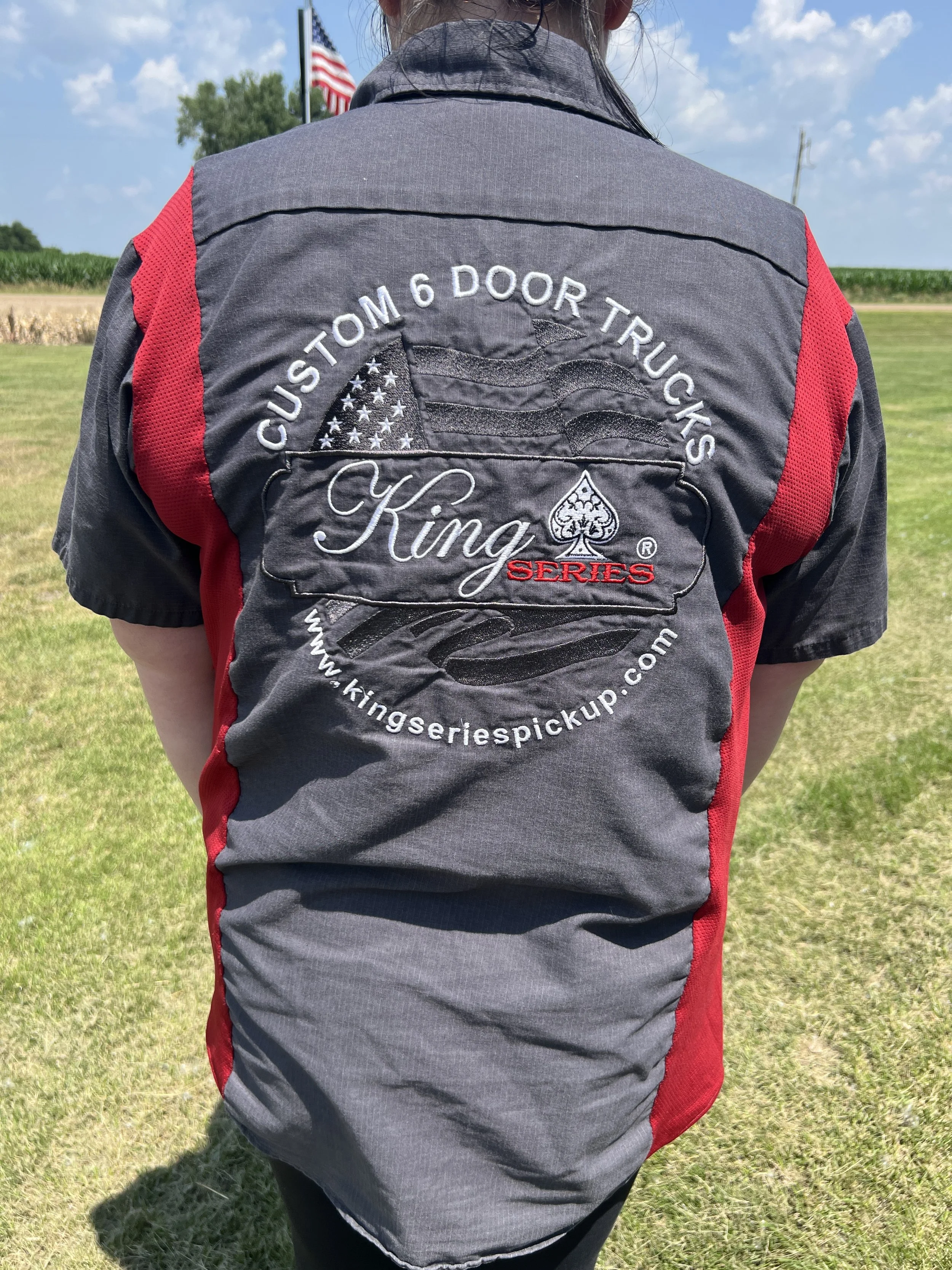 King Series Embroidered Button Up Short Sleeve Shirt