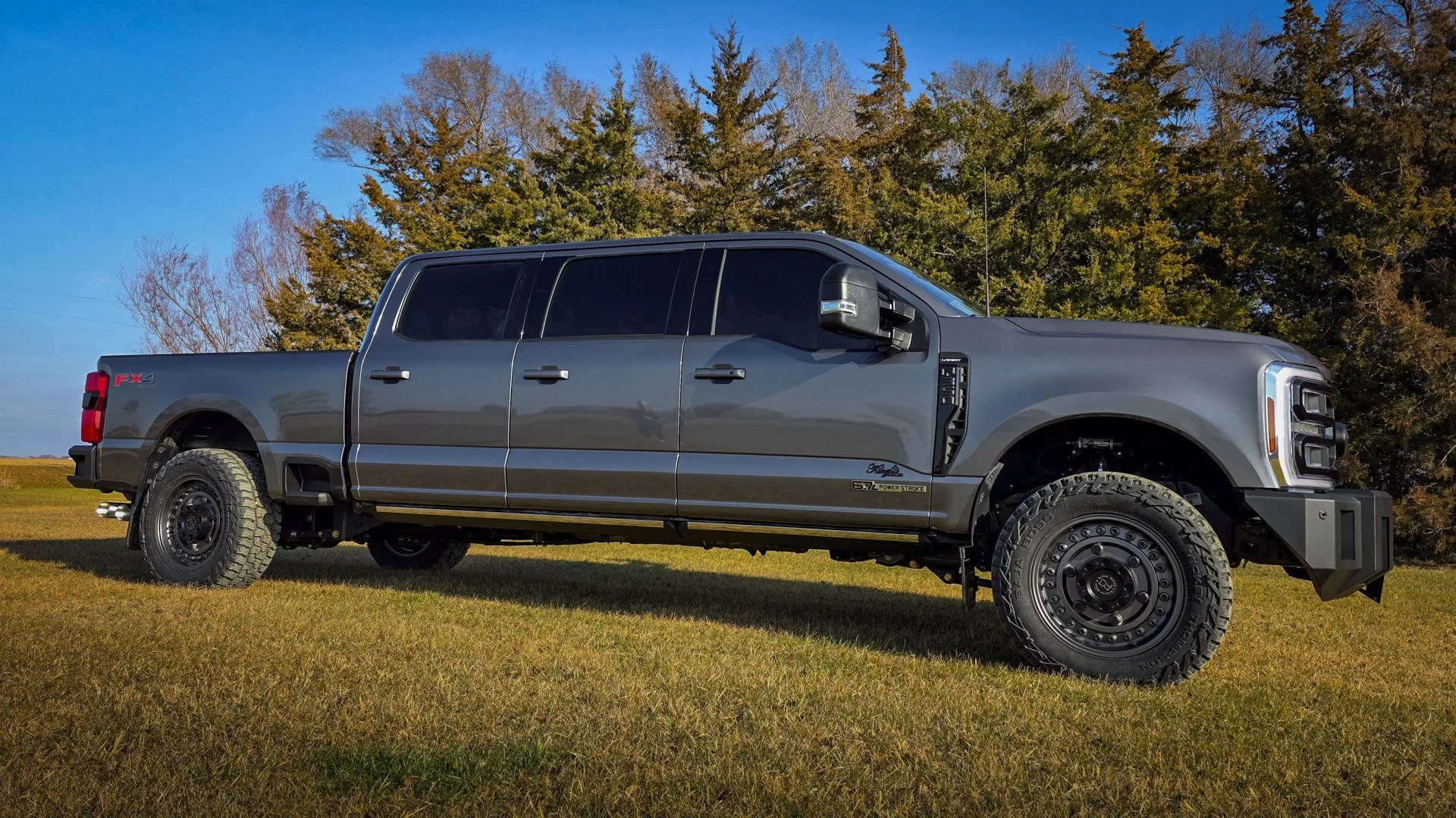 KING SERIES 6 DOOR PICKUP 2025 F-350 SRW LARIAT