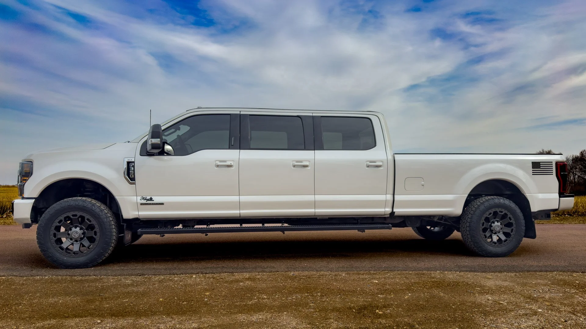 KING SERIES 6 DOOR PICKUP 2022 F-350 SRW XLT