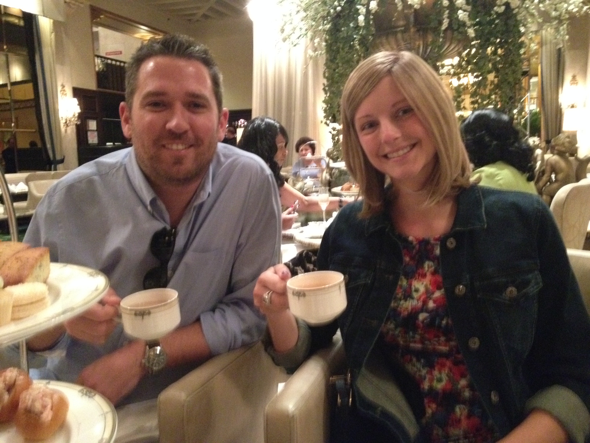 Wig on at The Drake - Chicago for tea