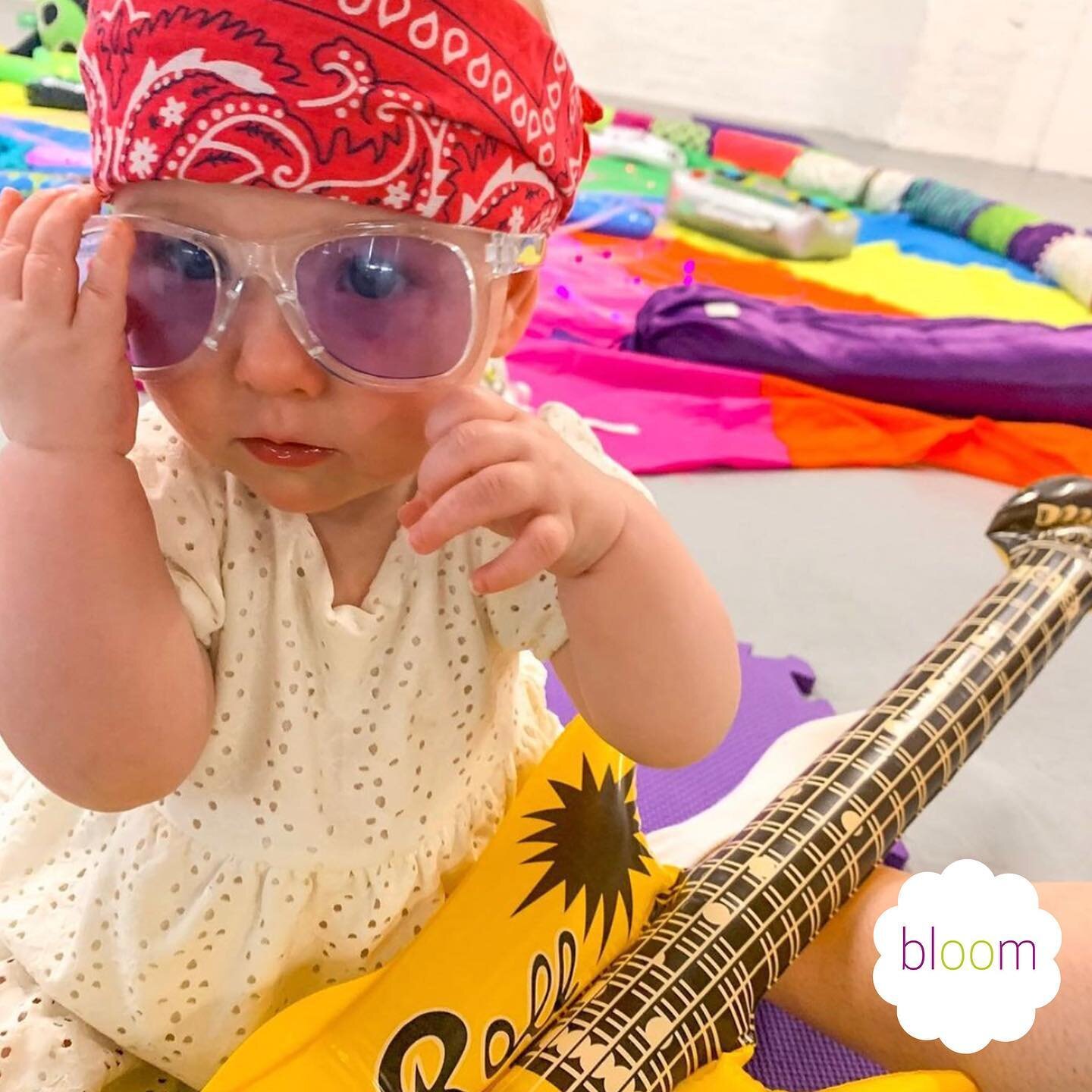 Double tap if you&rsquo;ve ordered some weekend vibes 🌈
.
.
.
.
.
.
.
#weekendiscalling #weekendvibesonathursday #weekendvibes #rockout #bloombabyclasses #bloombabyrock #babyrockstar #babythemes #sensoryplay #bestbabyclass