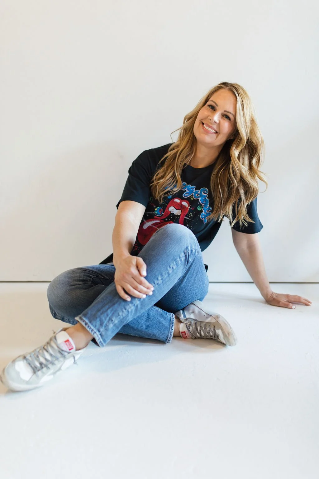 angie bloom sitting about me page