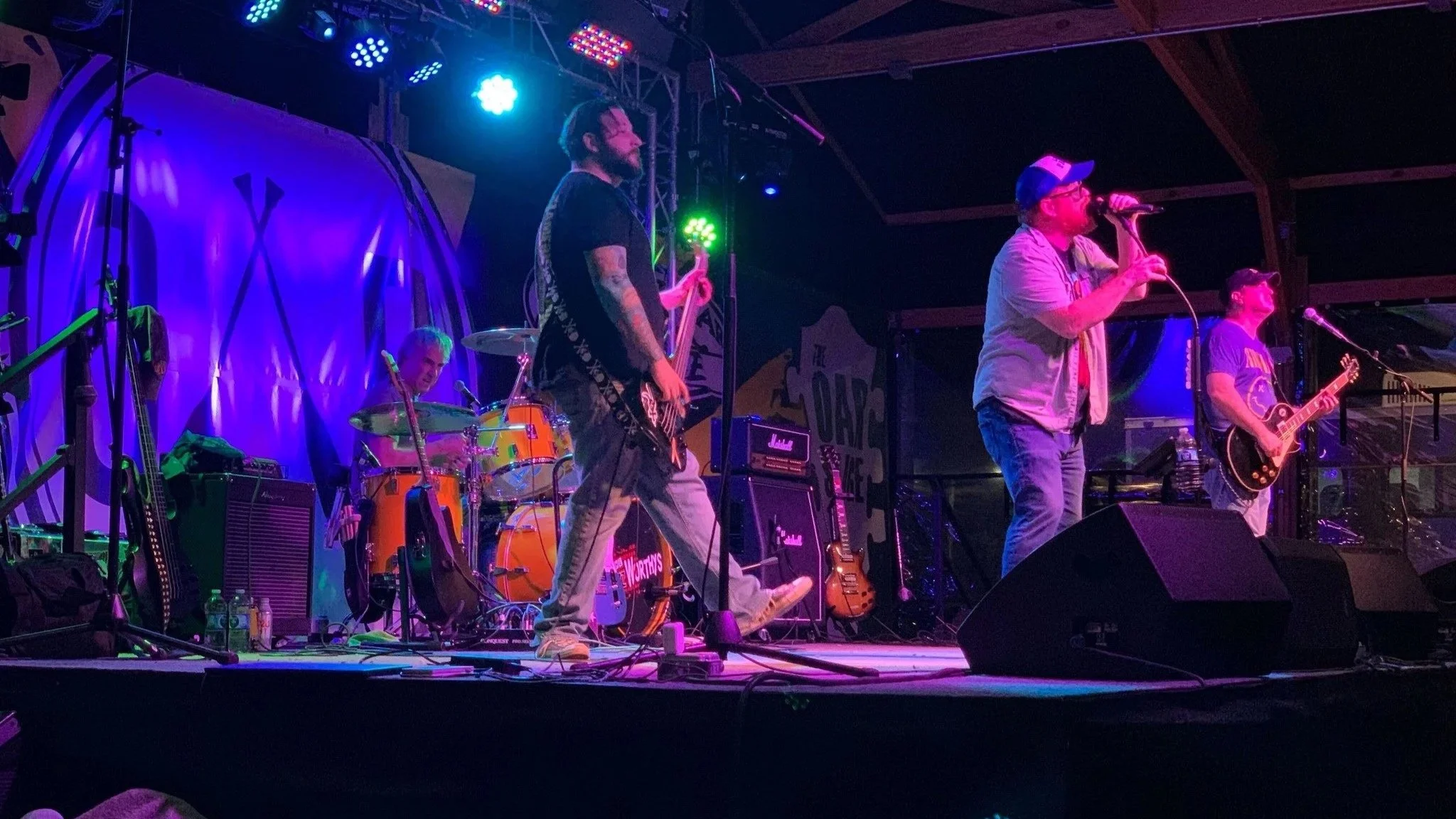 The Buzz Worthys at The Oar