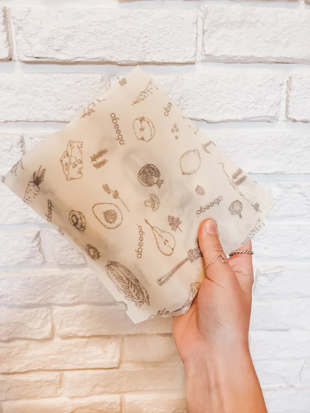 20+ Easy and Affordable Zero Waste Swaps! Switching to Sustainable has never been easier - decrease your carbon footprint by transitioning to a low waste lifestyle - learn more by clicking here!