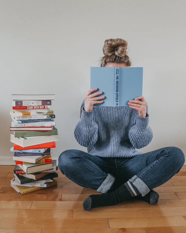The top ten books to read in your 20s: maximize productivity, creativity and success in every area of your life. This is my full list of books that changed my life for the better and helped me start living the best one IMAGINABLE!