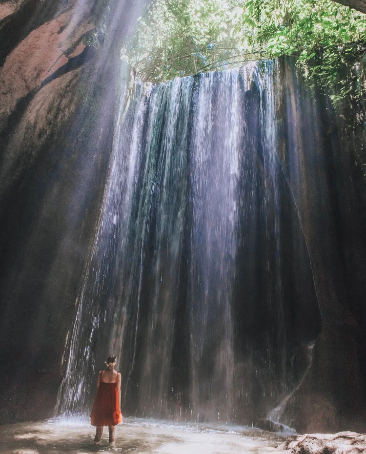 There are so many beautiful waterfalls all over Bali, many with amazing hikes through the jungle and beautiful blue waters. Sounds amazing right? These are the  waterfalls you can’t miss ! I’ve put together a list of the  top 4 waterfalls you must-see in Bali . You might even call these  the best waterfalls in Bali!  Add these to your Bali bucketlist and enjoy the adventure!