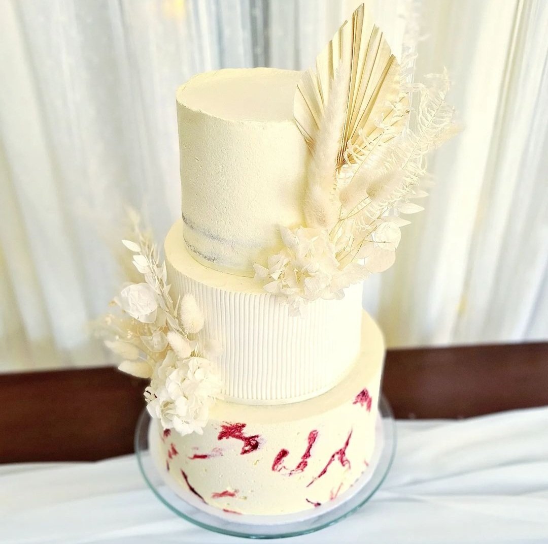Dried flower wedding cake.jpg