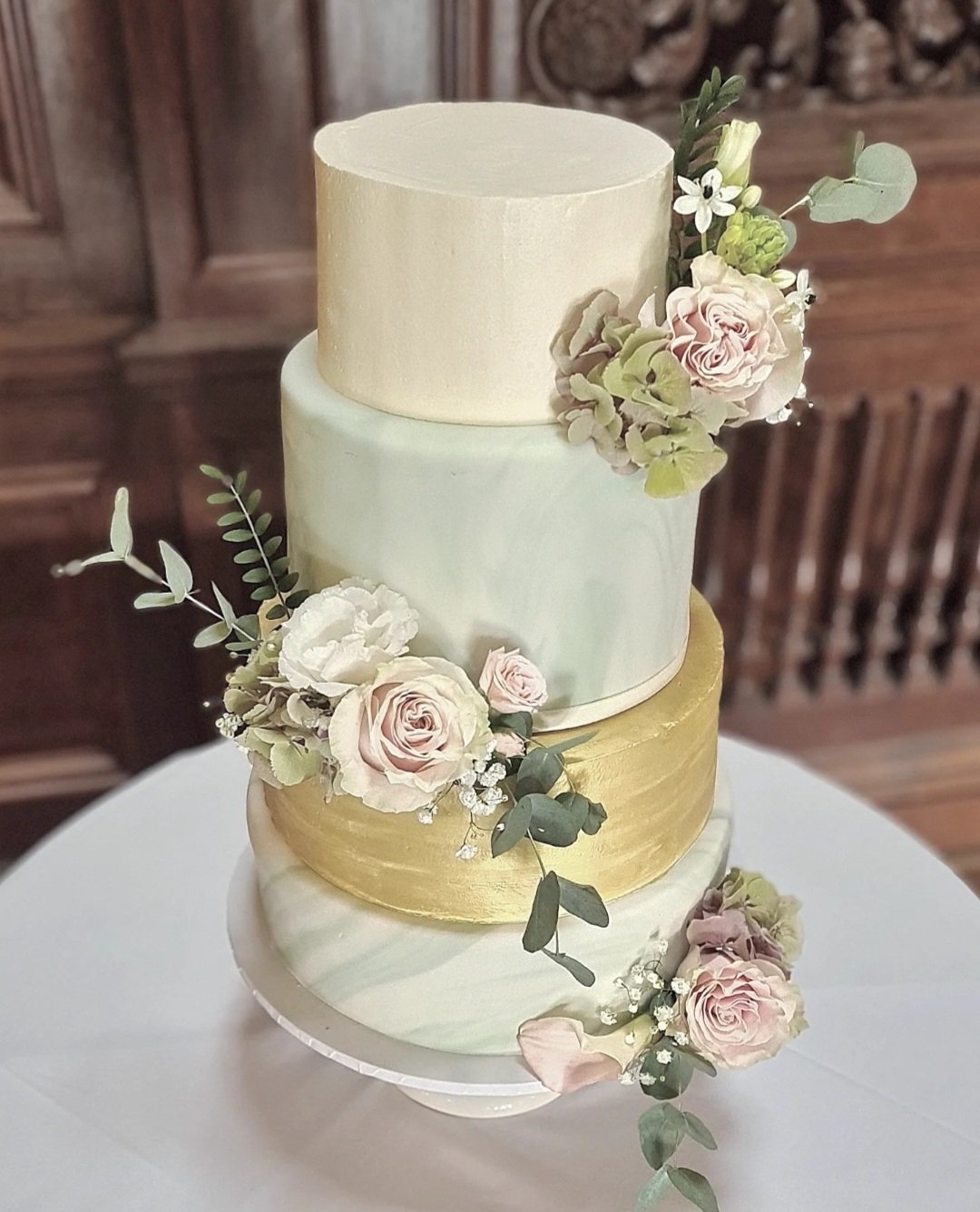 Marbled wedding cake 1.jpg