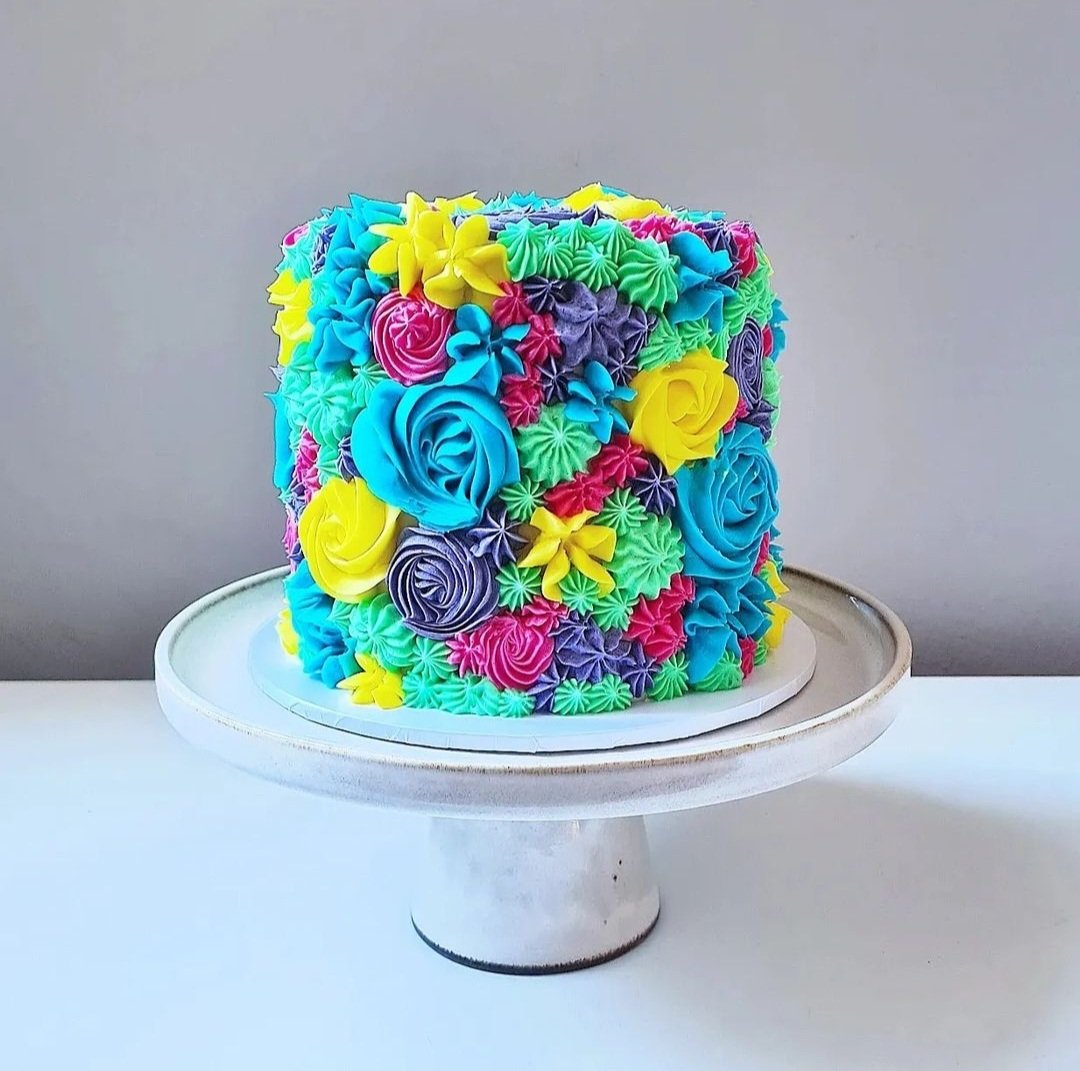 Floral buttercream cake.jpg