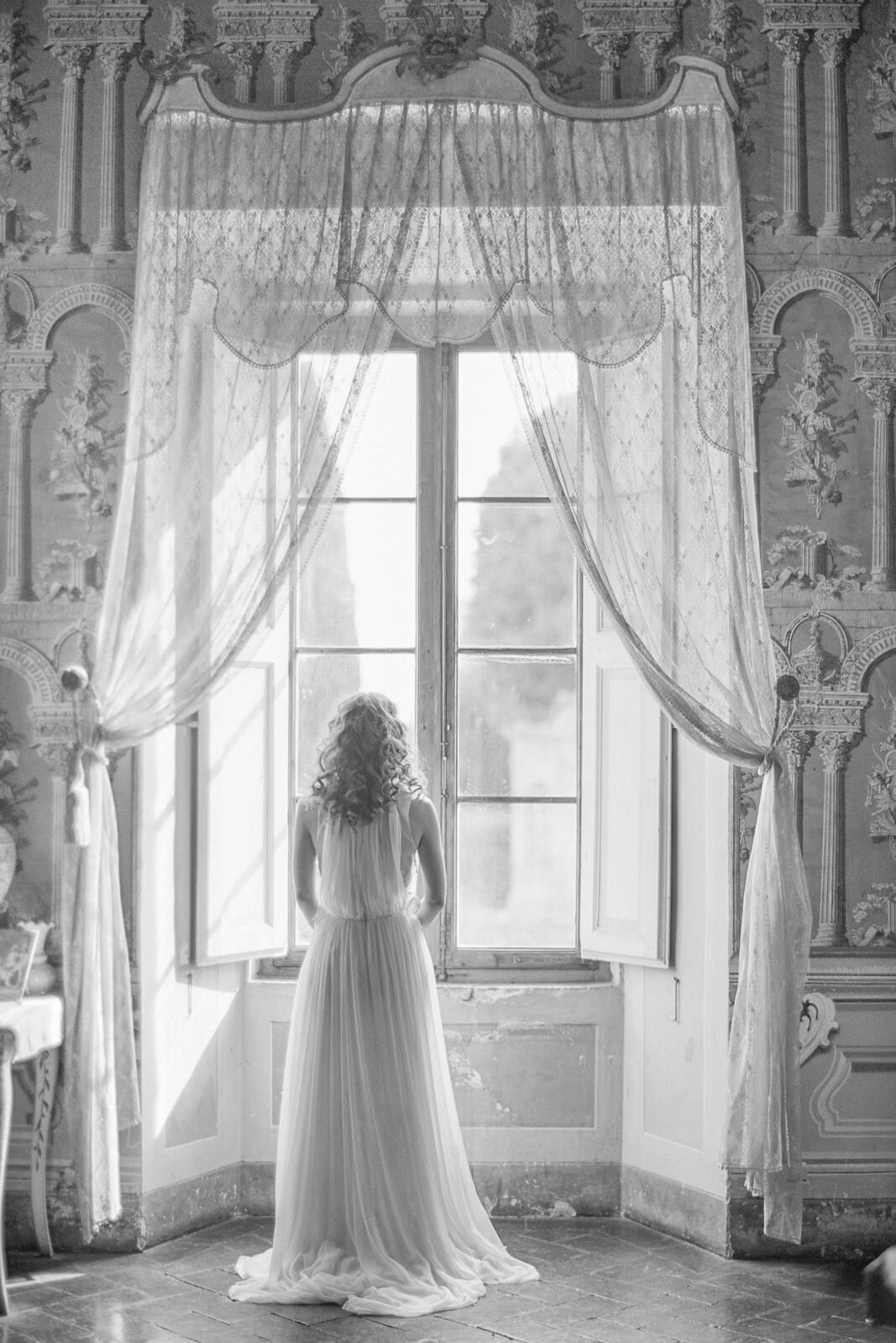 Villa-di-Geggiano-Wedding-Photographer-Tuscany-Film-Photographer-Luxury-Italy-Wedding-Molly-Carr-Photography-43-1067x1600.jpg