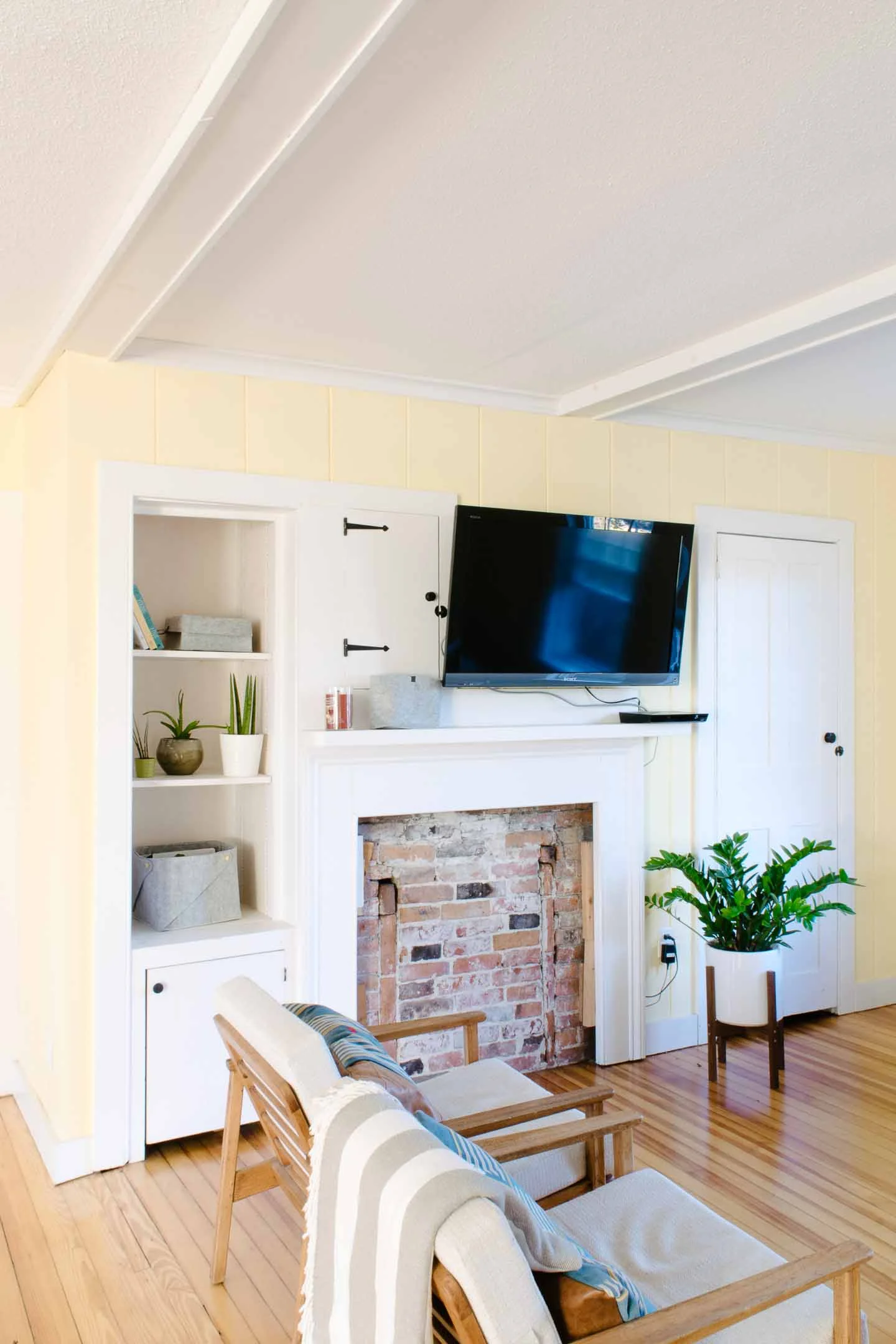 The Cali Casual Living Room Plan