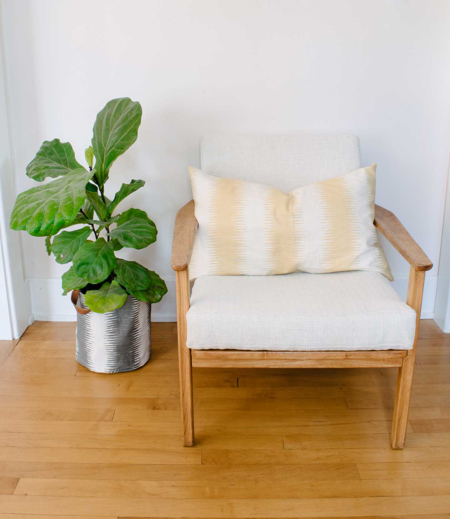 The Ultimate Guide To Revamp A Mid Century Chair On The Cheap
