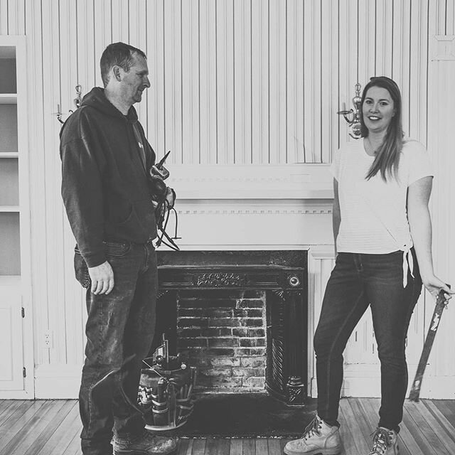 WE'RE BACK, With a NEW PROJECT!!! Just mixing more modern with historic and making sure my mom stays warm while were at it! Tune into our stories to get all the details as we demo and build in a new electric fireplace. SO.... would you cover up a his