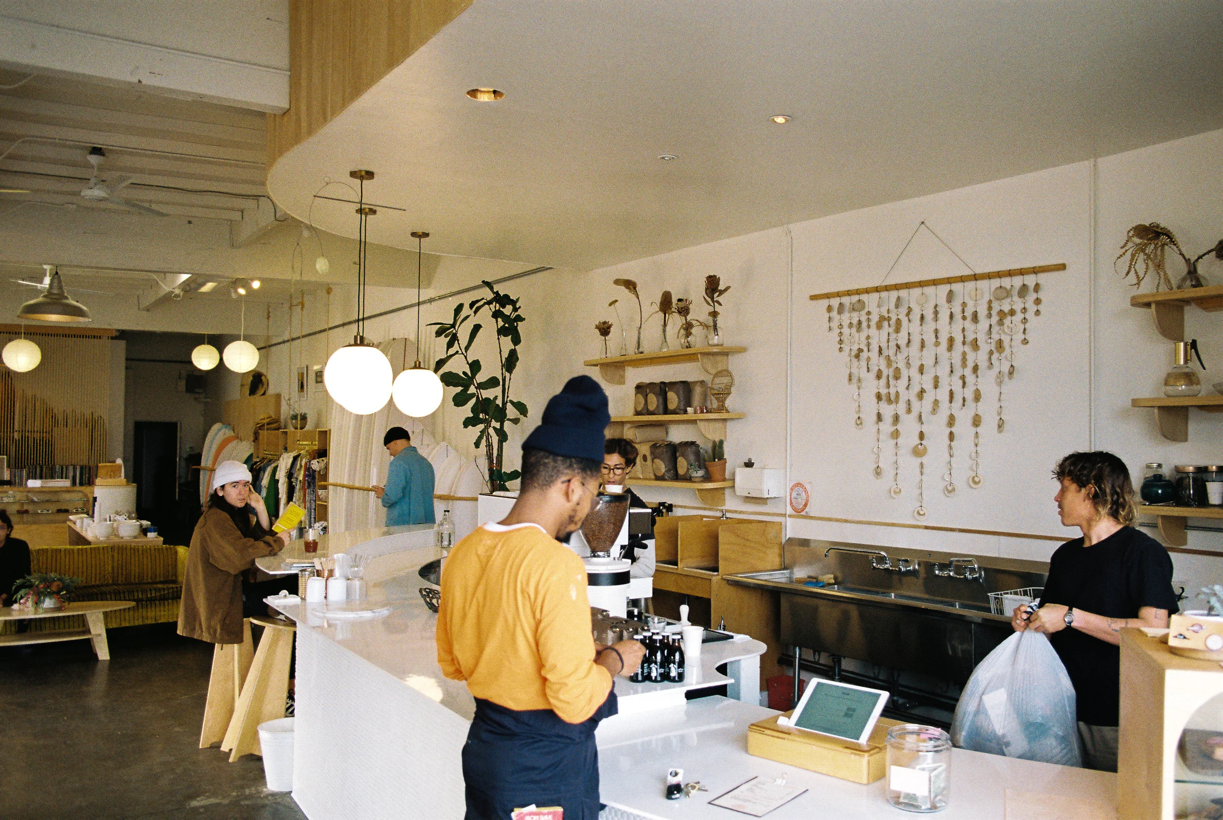 Hong608076-R1-048-22A.jpg