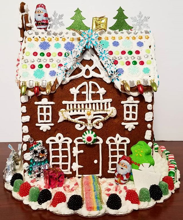 December mood☃️🎄🎅☕. Queue the Christmas music.
.
#SoultoPlate #tistheseason #gingerbreadhouse #bostonfood #personalchef