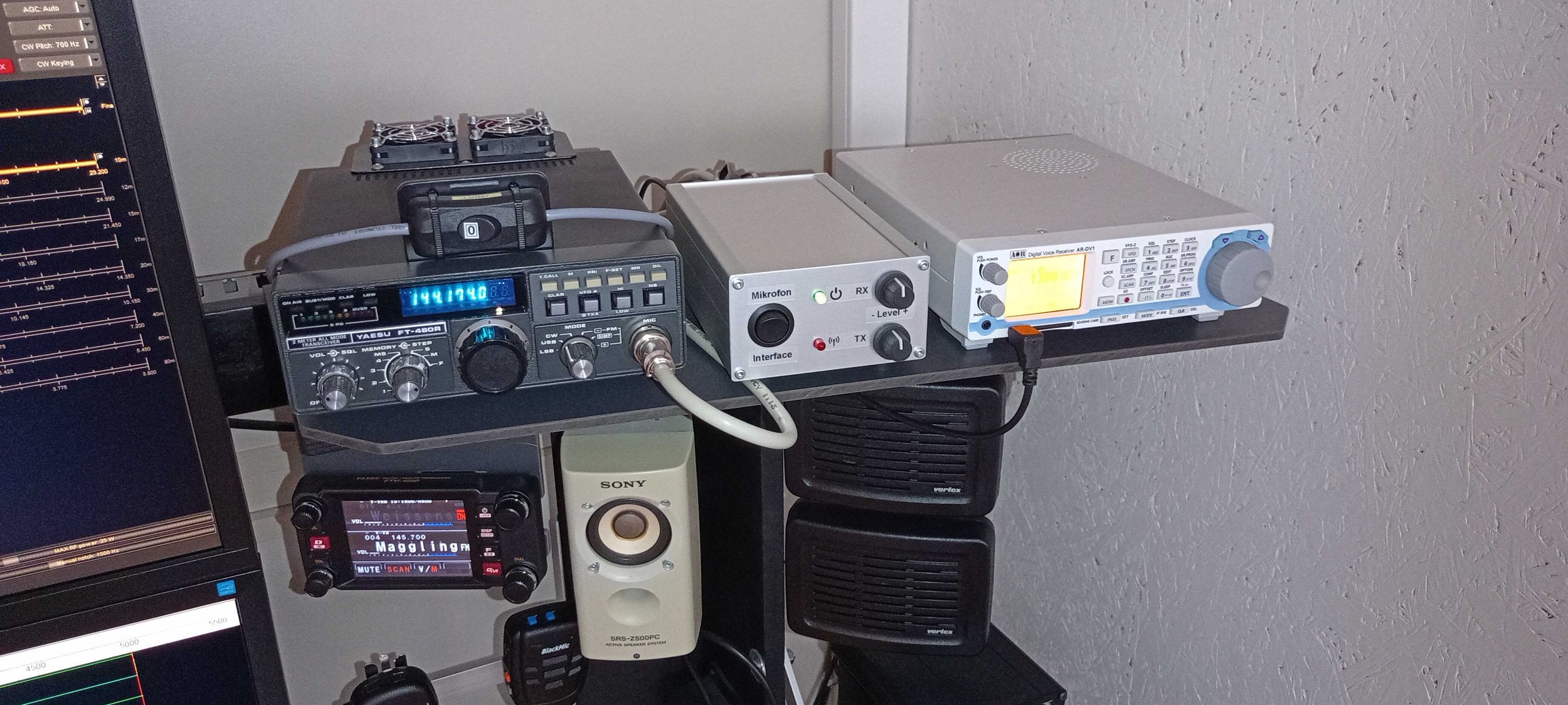 UHF/VHF equipment (front)