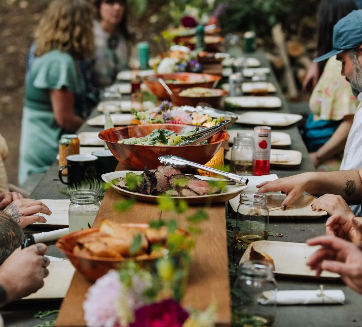 Pass the plates, pour the wine, stay awhile 🍷
Family-style meals, camp magic, and love gathered around the table.
Welcome to weddings at Camp Noyo.