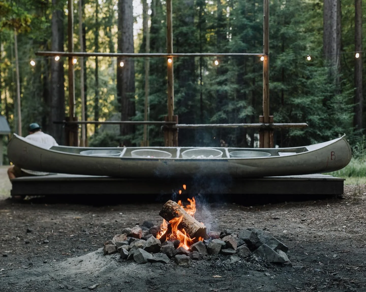 Who needs a cooler when you&rsquo;ve got a canoe? 🛶
Canoe ice chest, campfire glow, and good company &mdash; that&rsquo;s the Camp Noyo way. 🔥🌲 #campnoyo #visitmendocinocounty 
PC: @caricourtright
