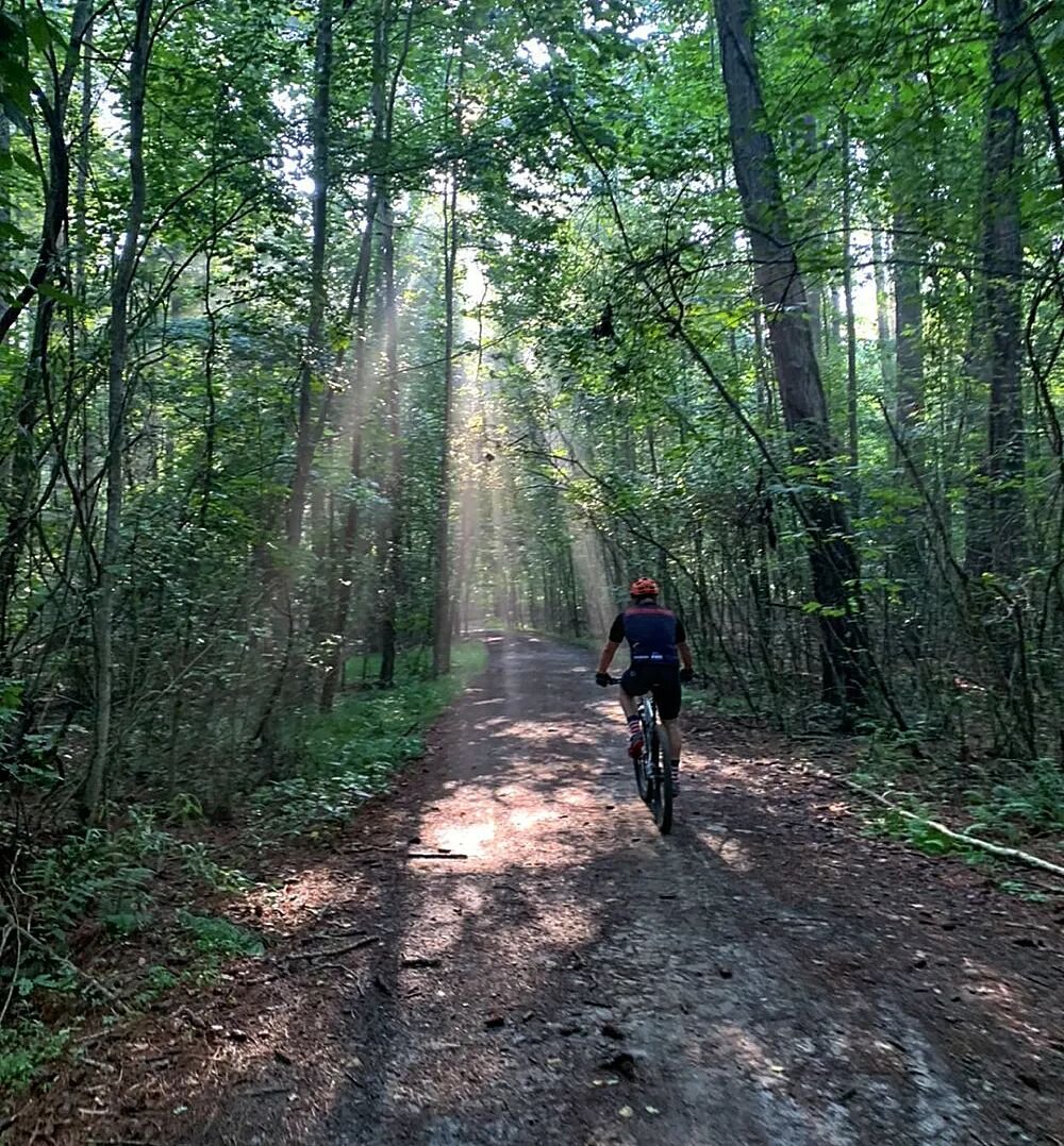 Missing those warm morning rides in the woods!
&bull;
How are you keeping up during the cold months this winter?
&bull;
#thebettersideofmountainbiking #ssp #singlespeedproject #singlespeed #onegear #xcmtb #mtb #mtblife #mtblove #ssordeath #mountainbi