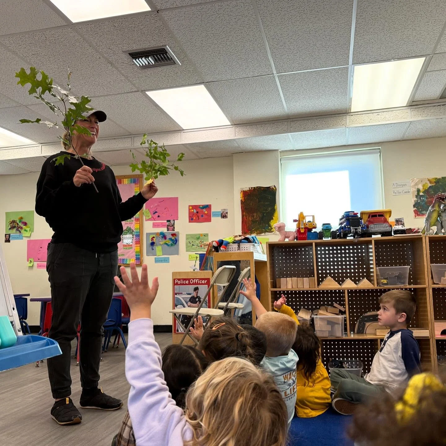 Thank you to MDCC Board Member and MDCC parent, Lauren Bennett (Owner of Enduring Gardenscapes) for showing our Green Room all about her job working with plants and trees! Our children enjoyed the additional Tree Study lesson! 💚