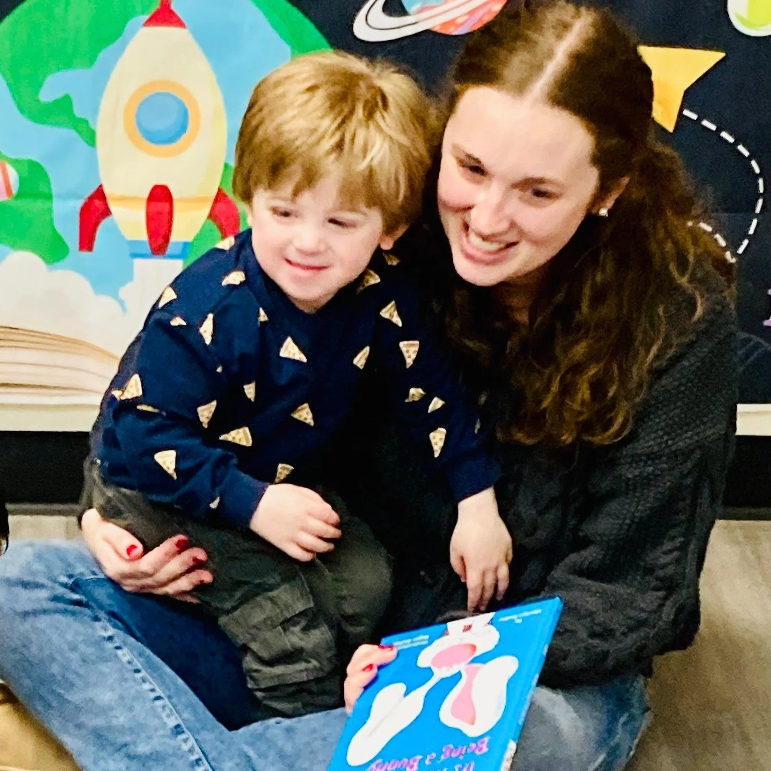 Yesterday the Red Room welcomed their second guest reader of the week!❤