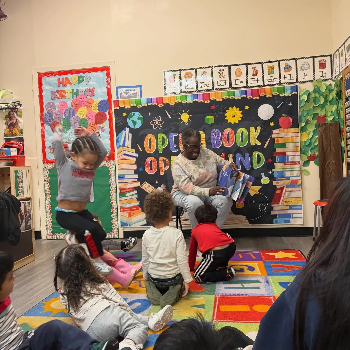 The Red Room was so excited for their guest reader today&hellip;.Ms. Shauna&rsquo;s mom! Thanks for visiting, Ms. Val!❤️
