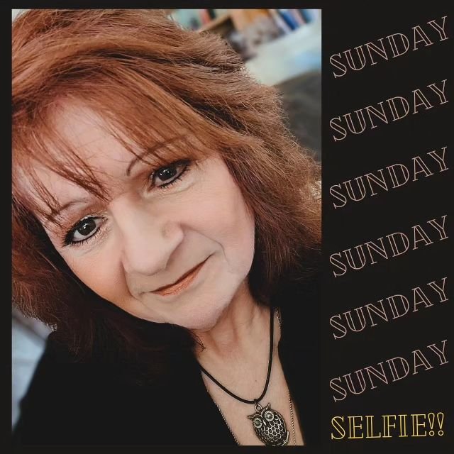 It's a Sunday, Sunday, Sunday, Sunday, Sunday, Sunday, Selfie!! 🙂 Hi everyone, hope you're all having a really lovely Sunday!! It's quite balmy up here in North Norfolk this weekend - no coats needed! I had a super book event in Lowestoft yesterday 