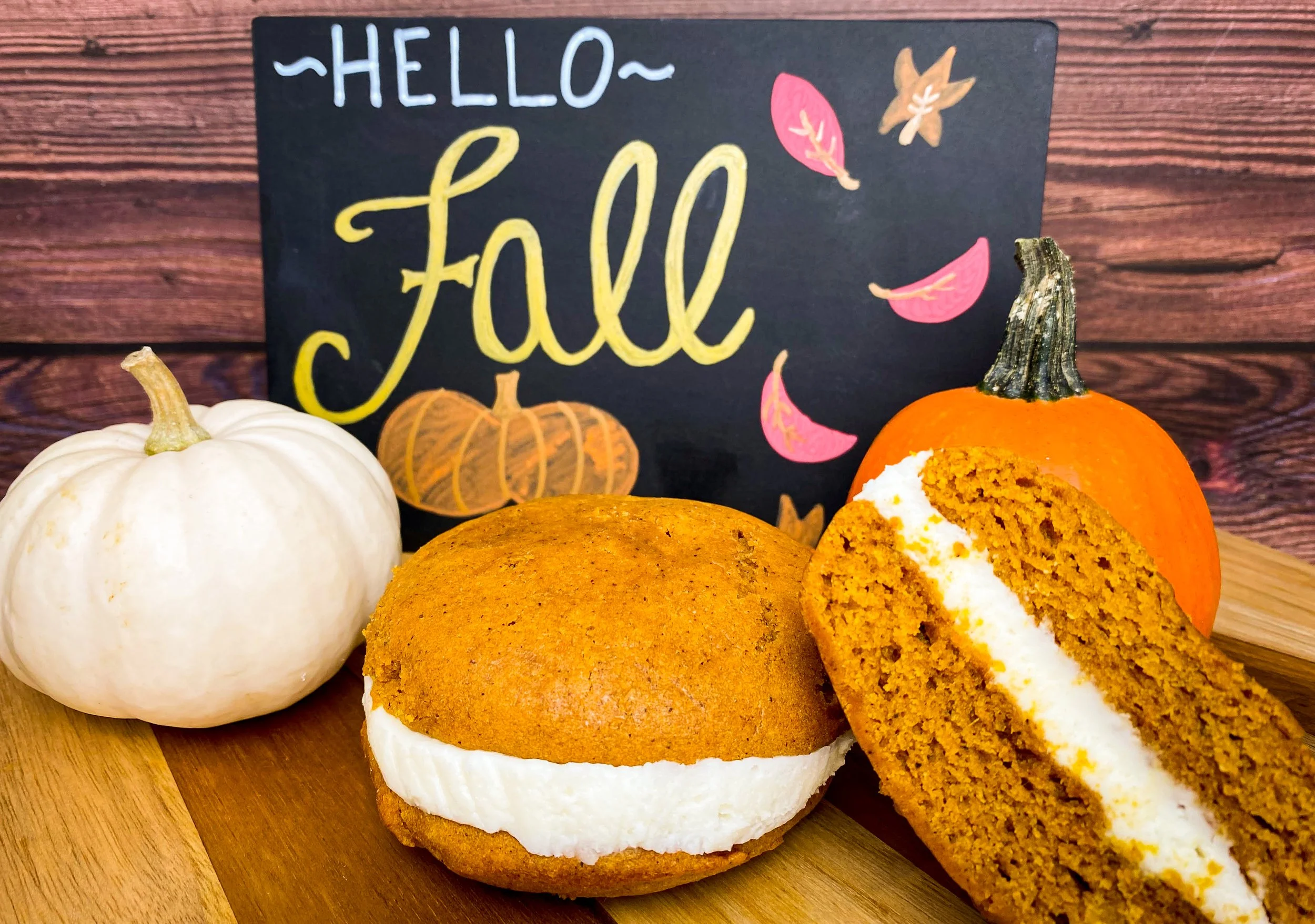 pumpkin woopie pie 1.jpg