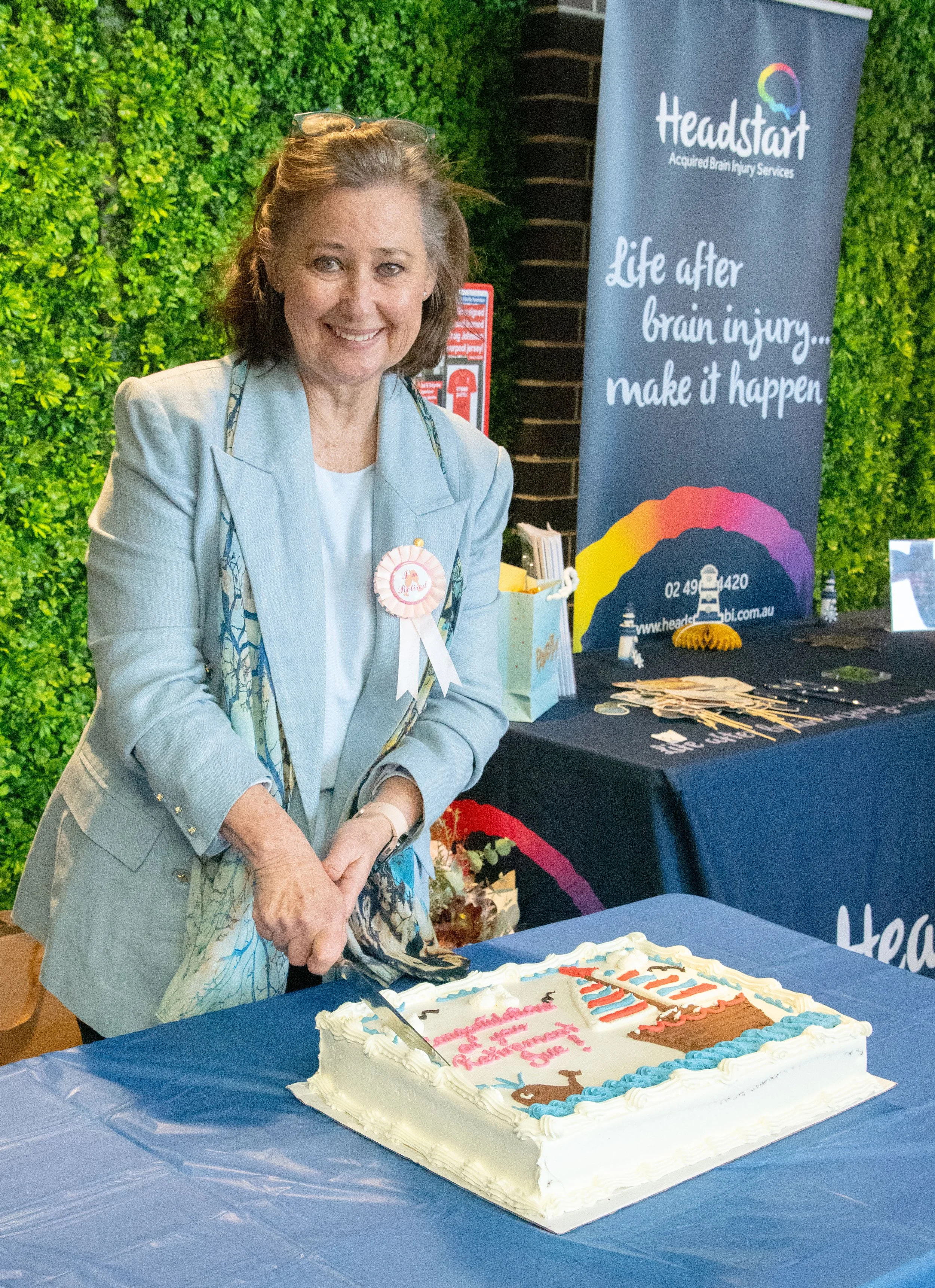 Sue Party 6 cake_1.jpg