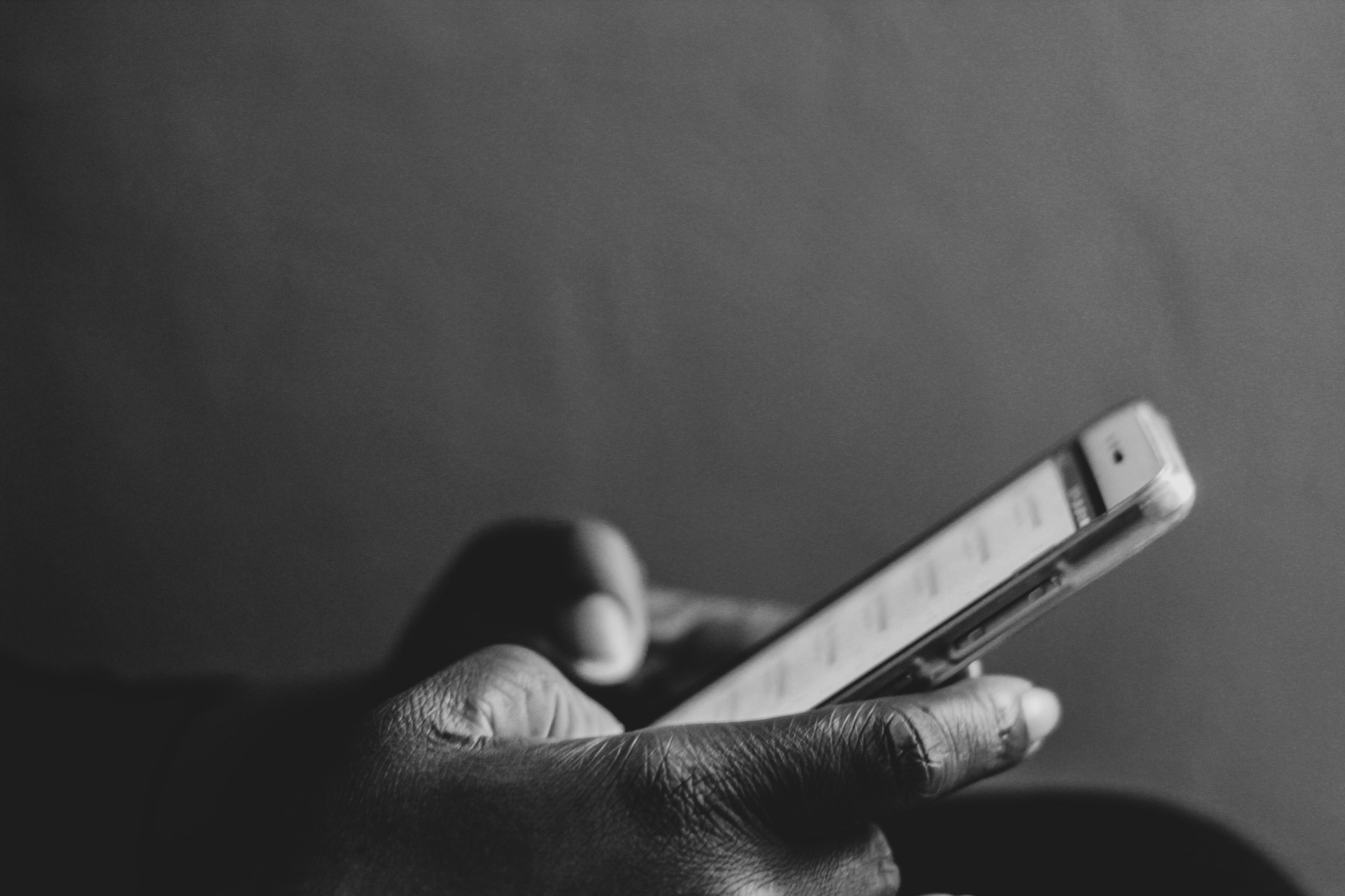 black-and-white-cell-phone-communication-2260237.jpg