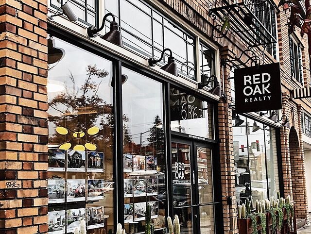 Gorgeous new Red Oak office on Telegraph / corner of Alcatraz! 🌿🌿🌿✨✨ #eastbay #bayareahomes #oaklandrealestate 
#ecobroker #redoakrealty