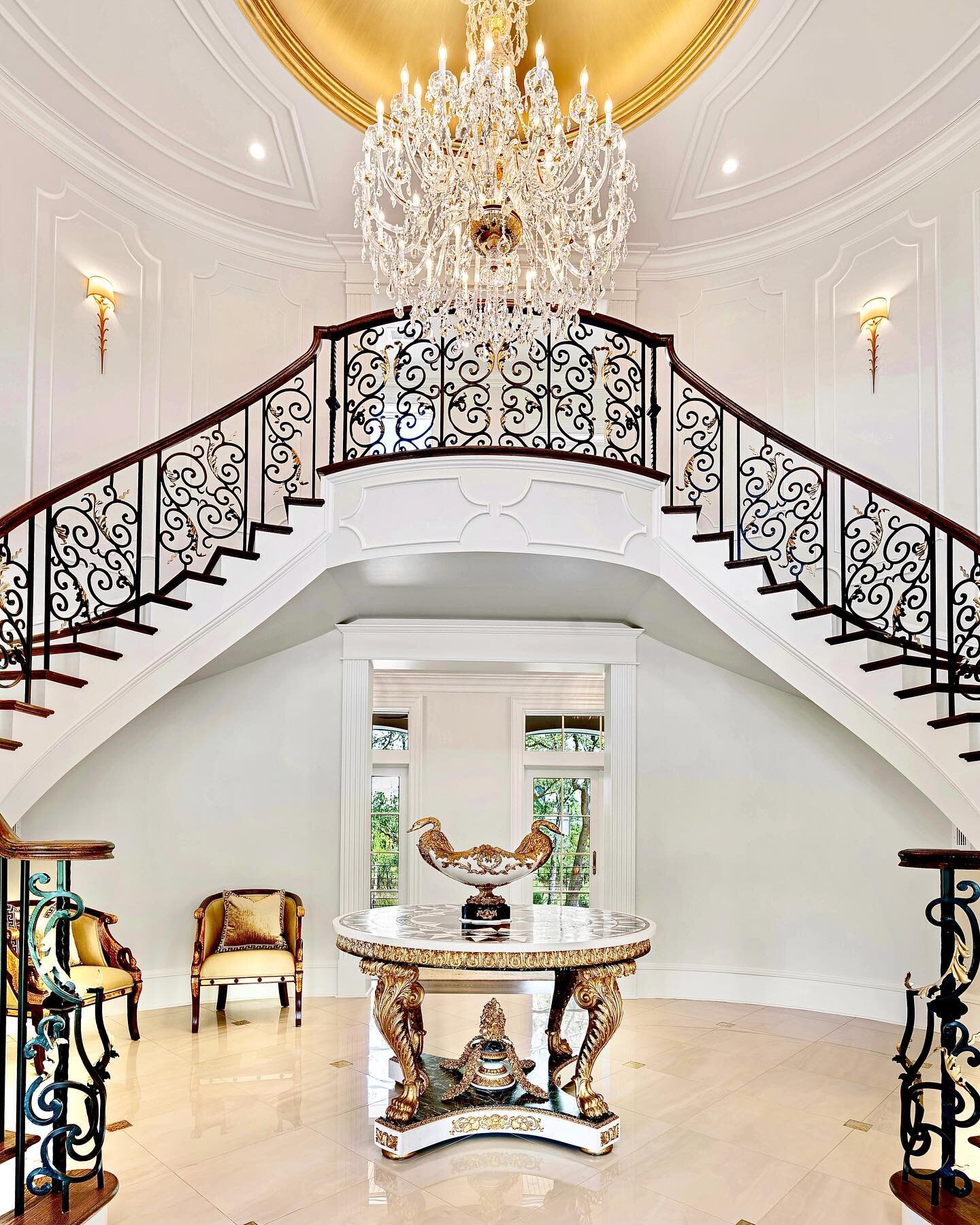 Talk about a GRAND entrance 🤩. The craftsmanship is unparalleled! 
.
Builder: @novella.homes 
Listing Agent: @triciapeterson_islandhouse 
Photographer: @nickcannphoto 
Architect: @dlb.chd 
.
.
#novellahomes #custom #luxury #realestate #customhome&nb