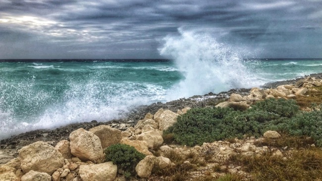 crashing waves3.jpg
