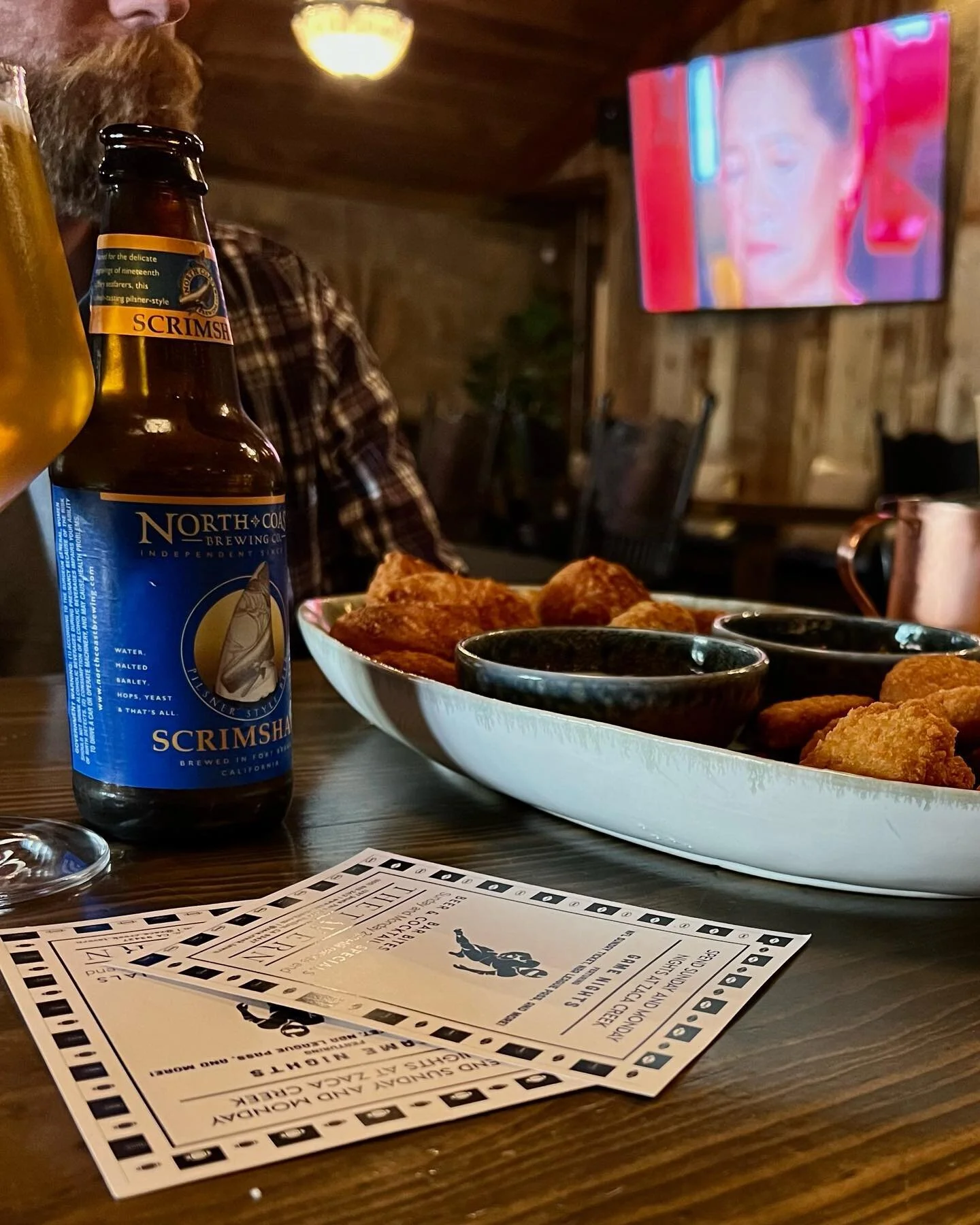 Belly up to the bar for some craft beer &amp; Poppers and some Sunday &amp; Monday night football 🏈 🍺